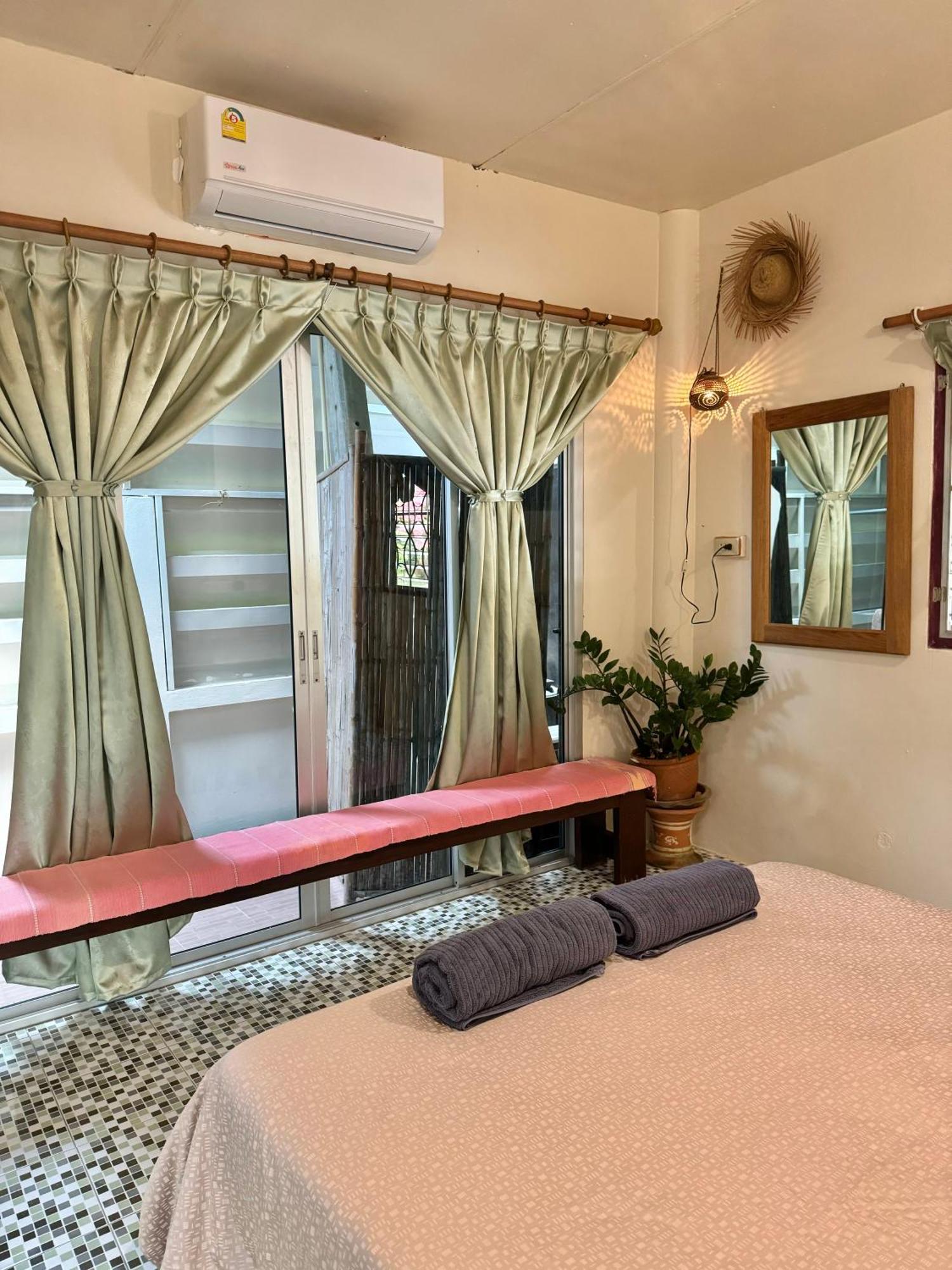 River Flow House Bangtanod Photharam Szoba fotó